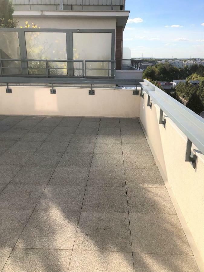 Bel Appartement De 2 Chambres A 40 Min De Paris Courcouronnes المظهر الخارجي الصورة